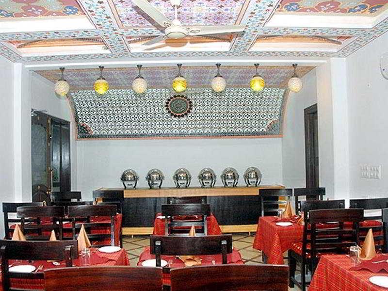Hotel Nahargarh Haveli-Near Train Station Metro Džajpur Exteriér fotografie