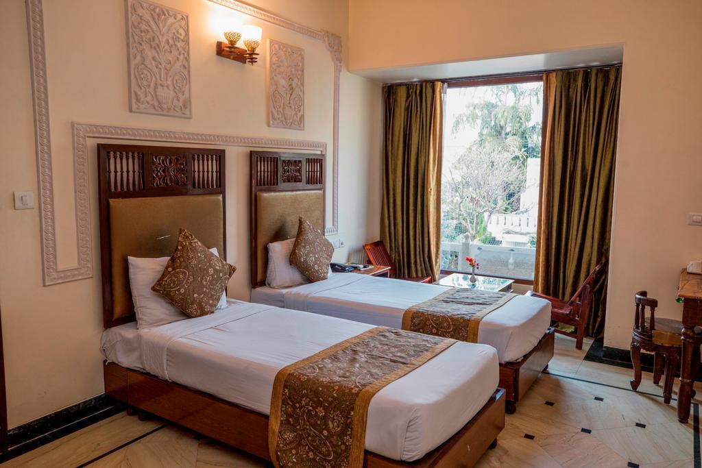 Hotel Nahargarh Haveli-Near Train Station Metro Džajpur Exteriér fotografie