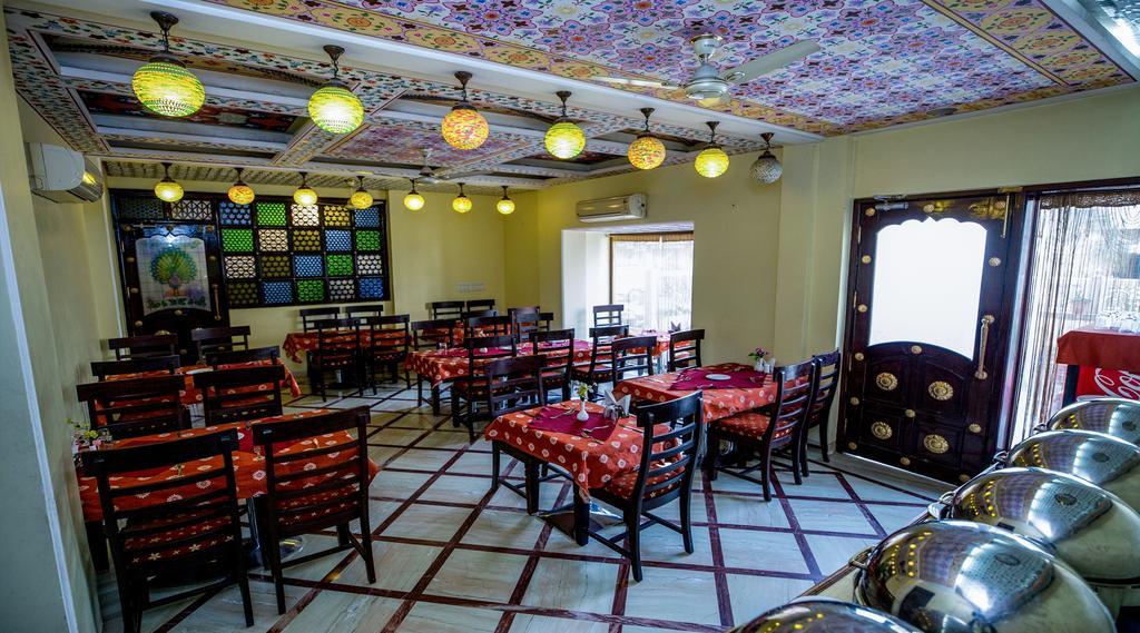 Hotel Nahargarh Haveli-Near Train Station Metro Džajpur Exteriér fotografie