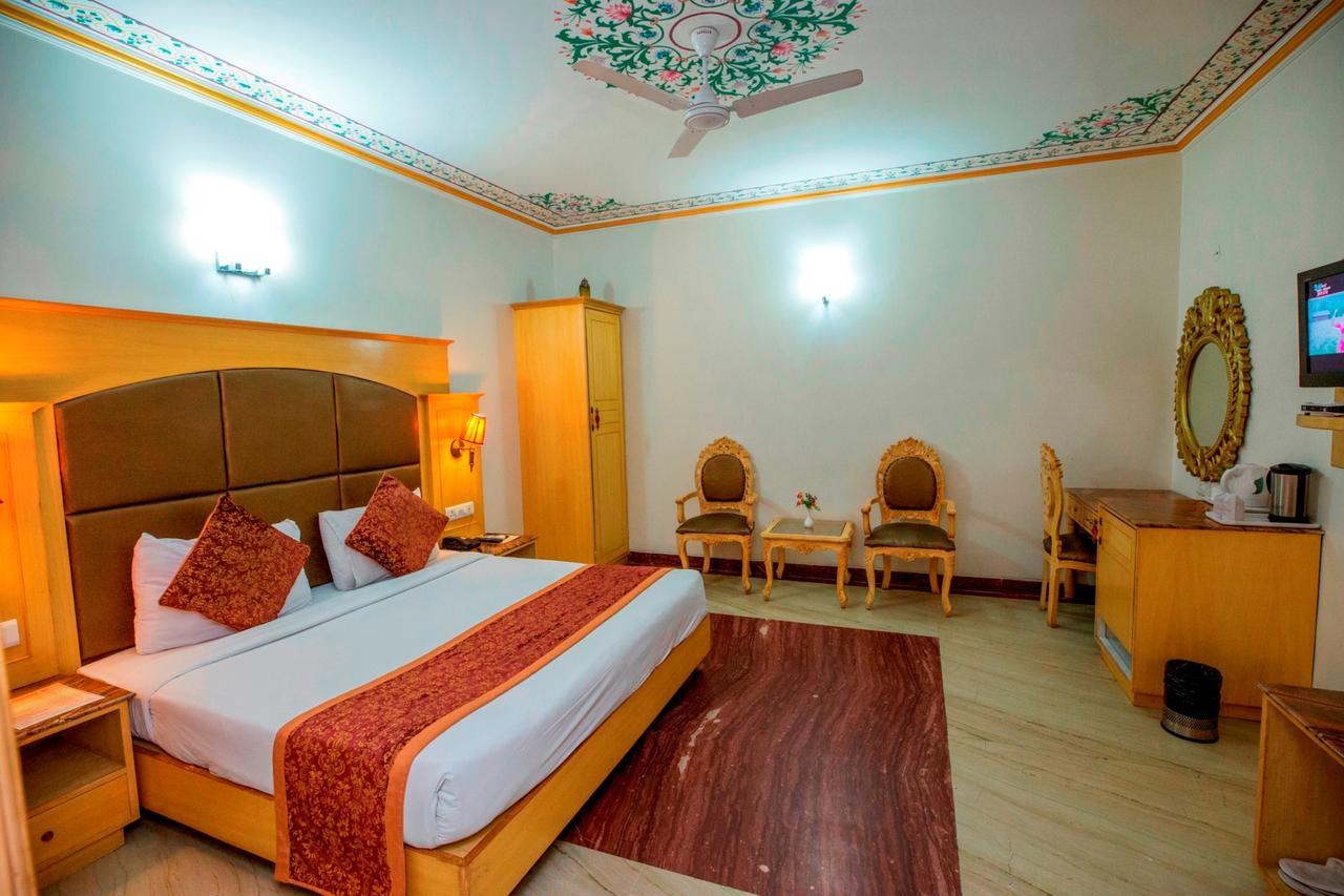 Hotel Nahargarh Haveli-Near Train Station Metro Džajpur Exteriér fotografie