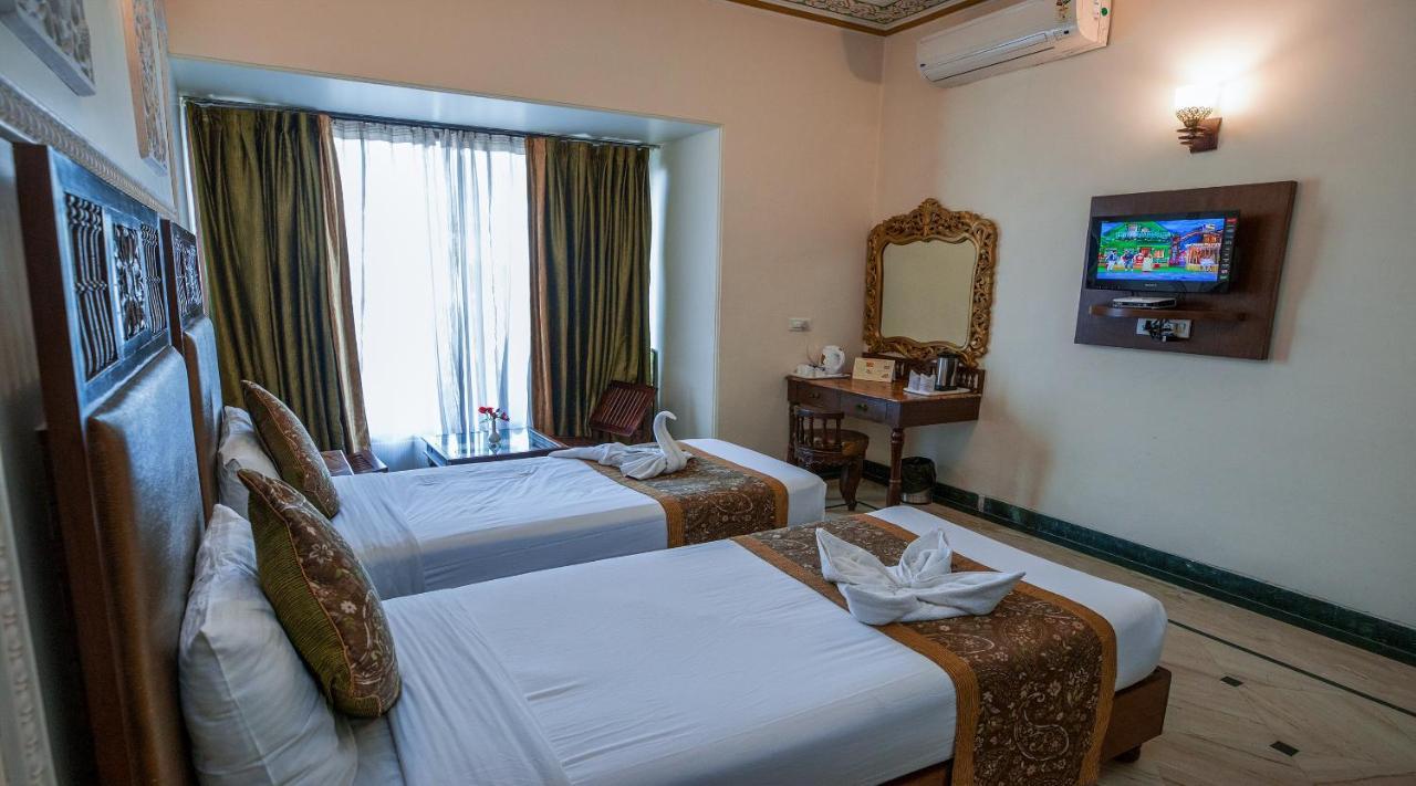 Hotel Nahargarh Haveli-Near Train Station Metro Džajpur Exteriér fotografie