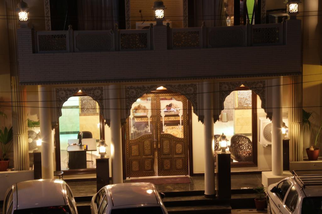 Hotel Nahargarh Haveli-Near Train Station Metro Džajpur Exteriér fotografie
