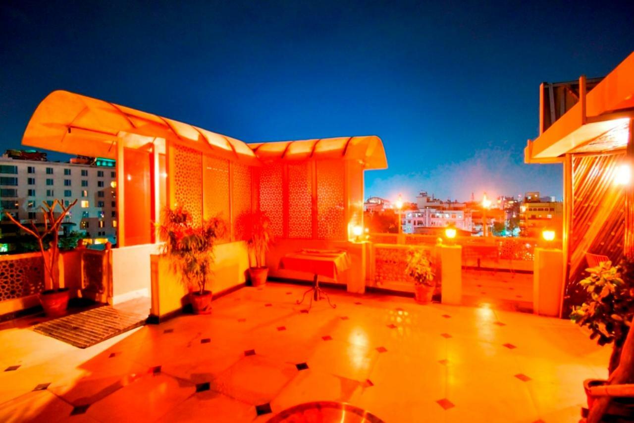 Hotel Nahargarh Haveli-Near Train Station Metro Džajpur Exteriér fotografie